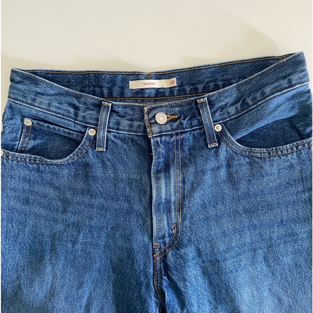 Levi’s 94 baggy blue jeans